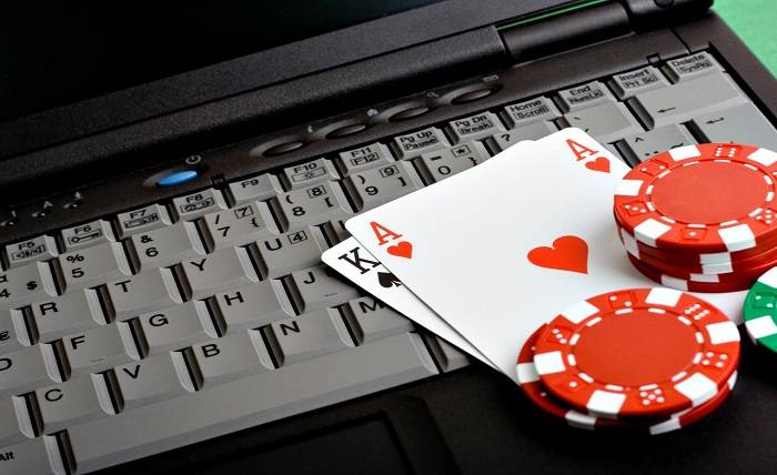 Top 8 Craziest Poker Hands You Should Know to flip the game