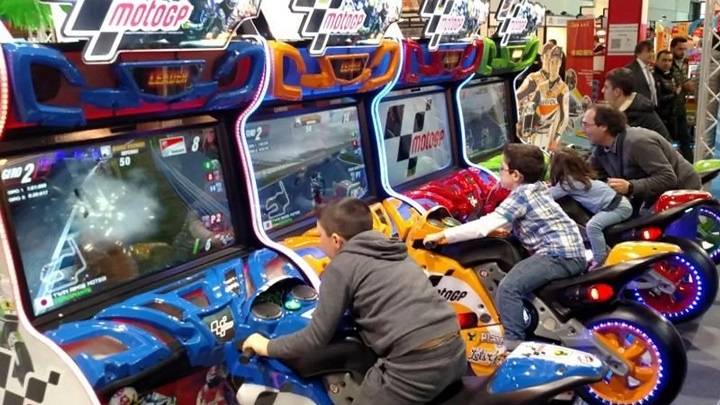 motorcycle arcade game