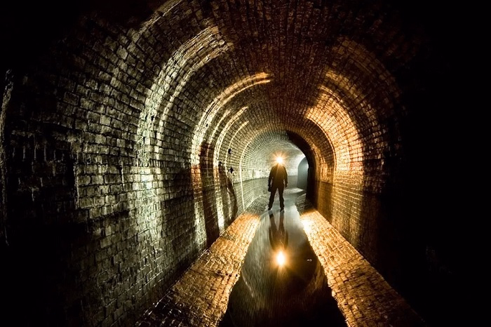 Hidden Water Flows Beneath Manhattan